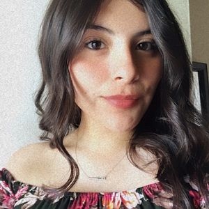 Meet your Posher, Alejandra